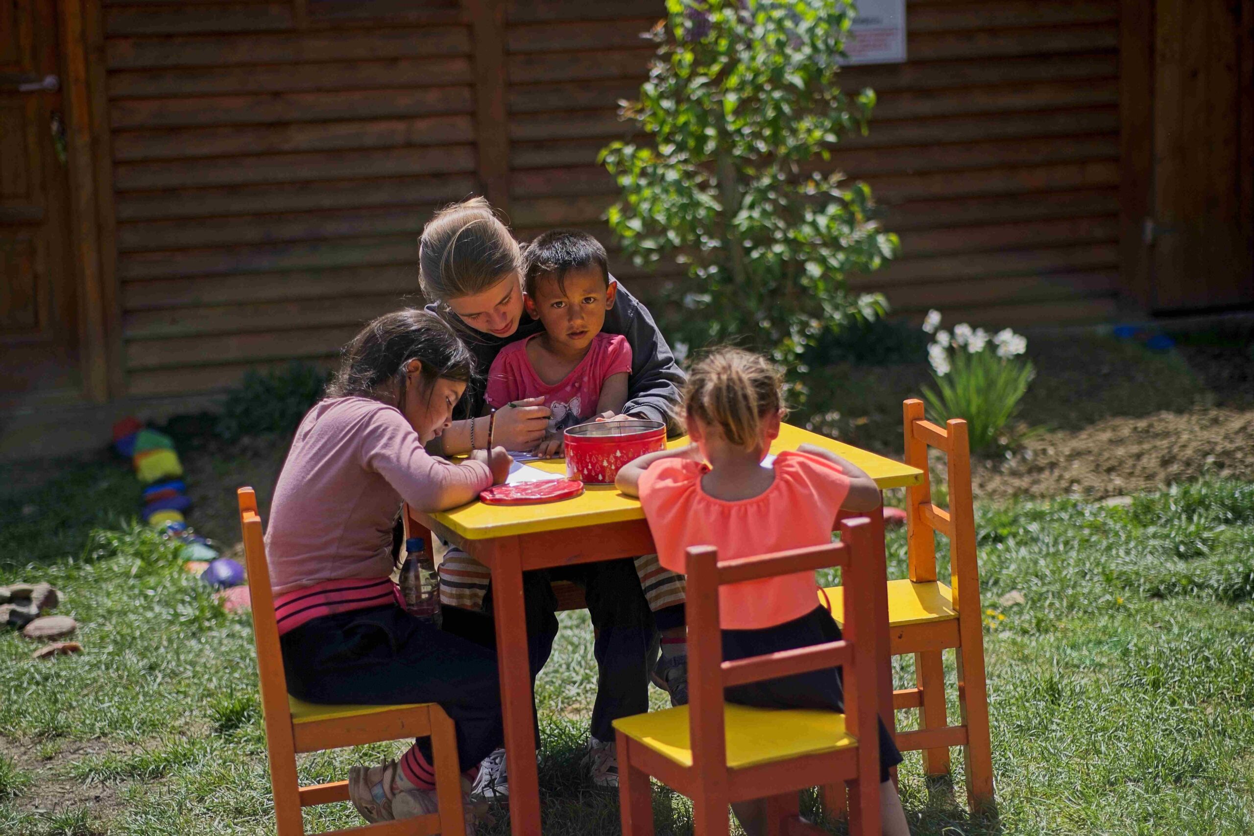Kinder am Nachmittag im Garten der Casa Susanna